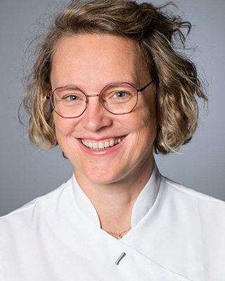 Ihre Zahnärztin Dr. Diana Tasche Dr. Diana Tasche